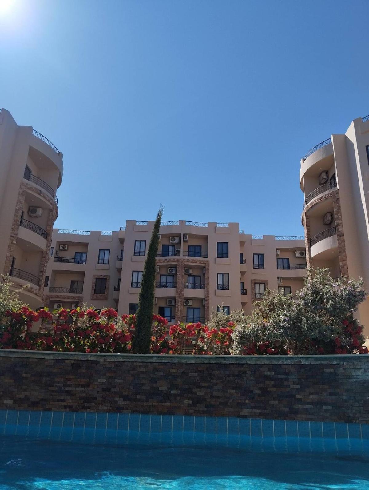 Modern With Direct Pool Access In Aqua Tropical Apartment *